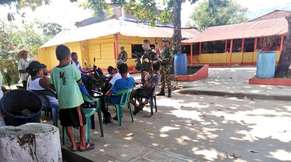 Tropas del Ejército hacen presencia en Tarazá, Antioquia