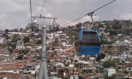 Suspenden servicio