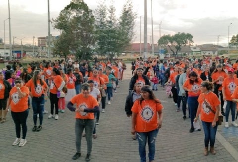 Líderes campesinas protestaron por la violencia en su contra, con el performance 'Un violador en tu camino'