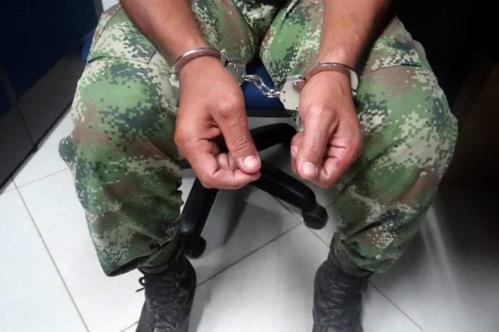 El presunto agresor negó a sus dos hijos para enfilarse en el Ejército.