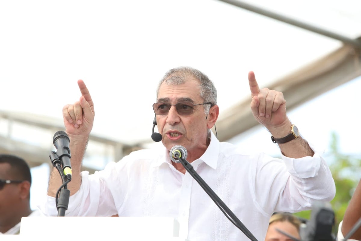 El mandatario se posesionó en una ceremonia realizada en La Perimetral.