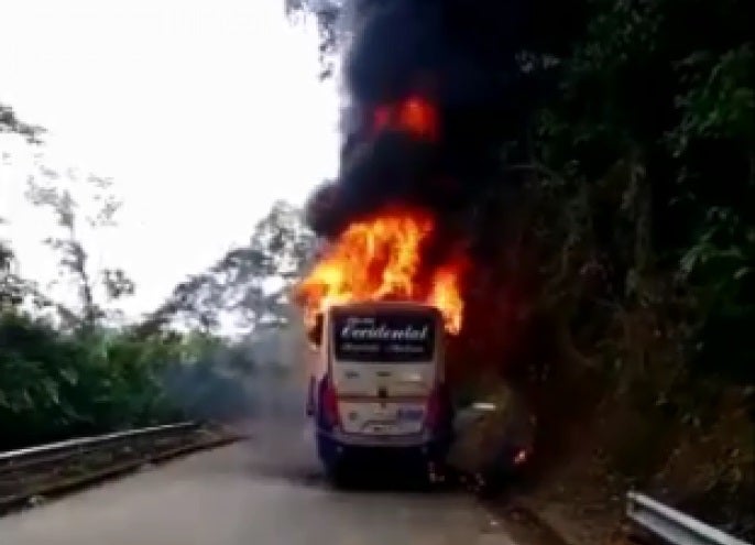 Bus quemado entre Chocó y Risaralda