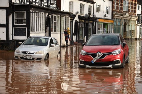 Tormenta Dennis en el Reino Unido