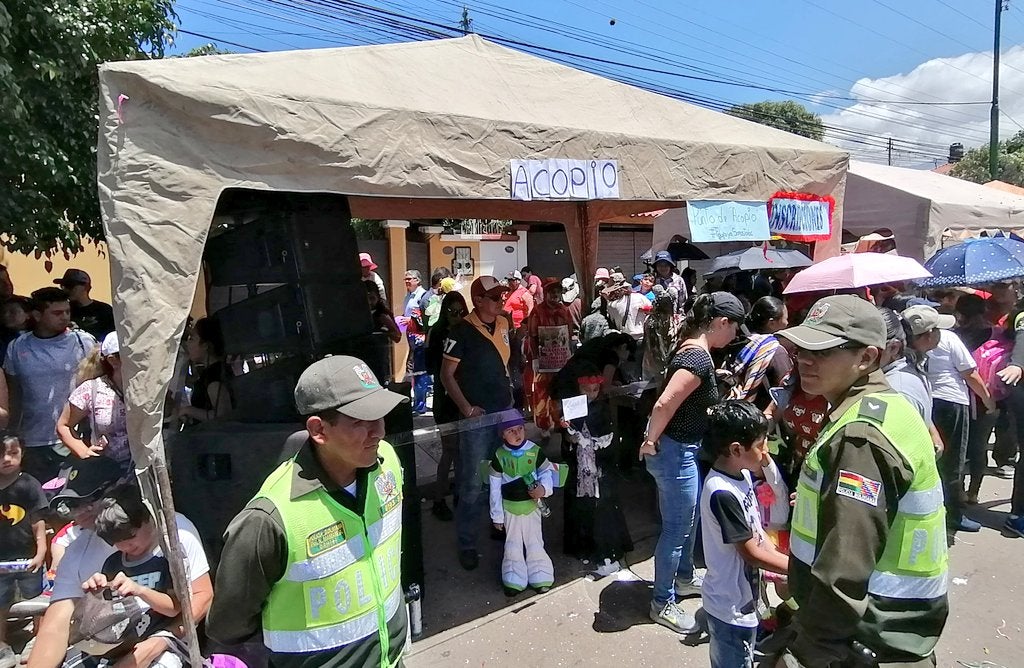 Centro de acopio para damnificados por desbordamiento de río en Cochabamba