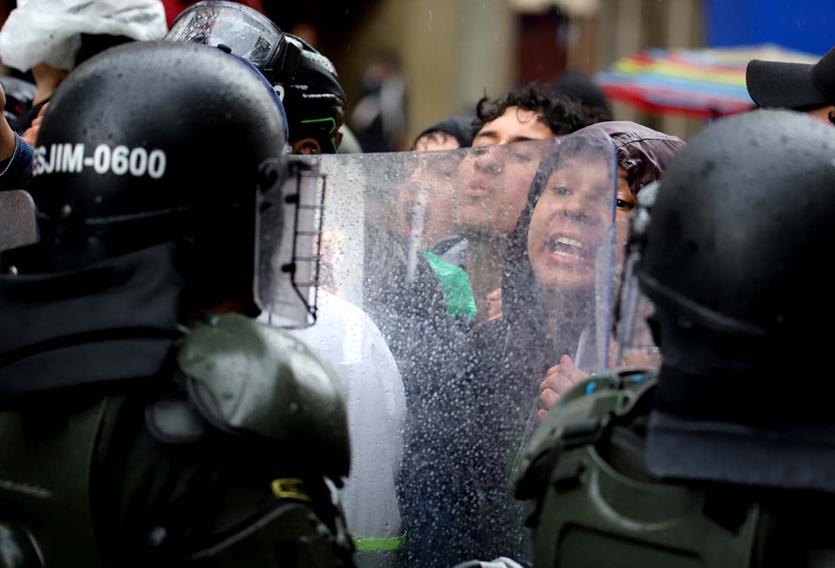 Disturbios avenida Caracas - Febrero 21