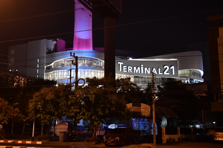 Tiroteo en centro comercial en Tailandia