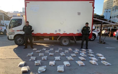 El furgón fue incautada con 46 kilos de marihuana.