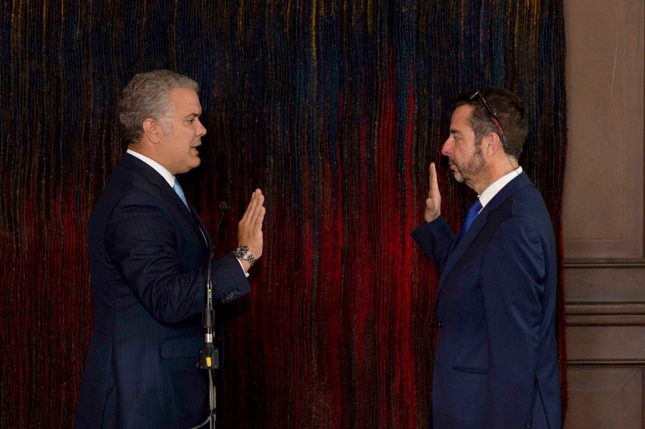 Álvaro García es posesionado por el presidente Iván Duque como nuevo gerente de RTVC