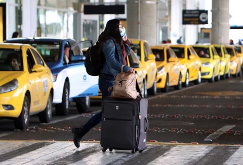 Colombia prohibirá los vuelos internacionales de pasajeros partir del lunes por un período de 30 días
