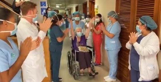 Mujer de 85 años se recupera del coronavirus en Cartagena