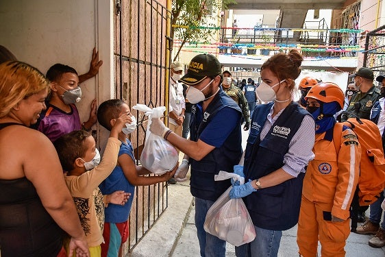 Entrega de ayudas de la Alcaldía de Barranquilla.