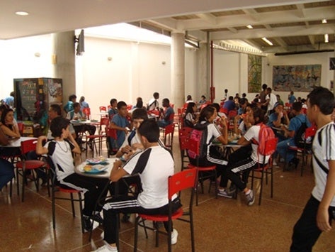 Estudiantes en colegios de Medellín, Antioquia