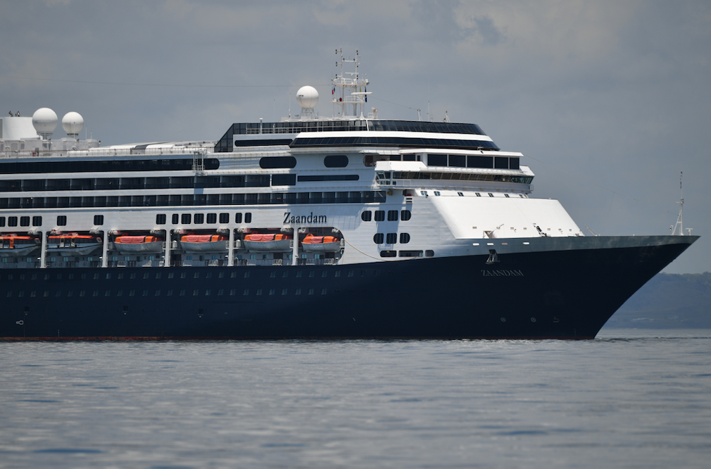Crucero Zaandam, anclado en Panamá