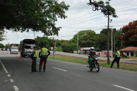 No se permite la movilización por carreteras del Valle.