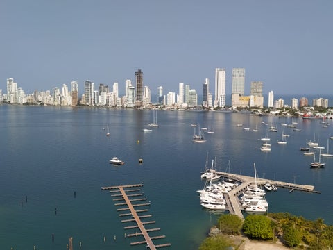 Advierten erosión en murallas de Cartagena