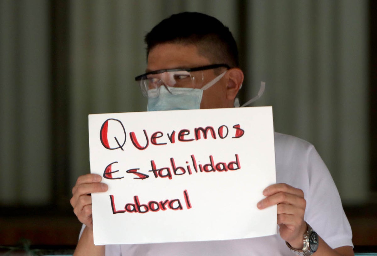 Protestas de trabajadores médicos y enfermeros en medio de coronavirus en Colombia