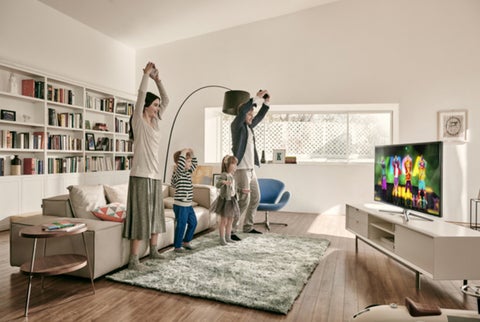 Smart TV en la sala de una casa