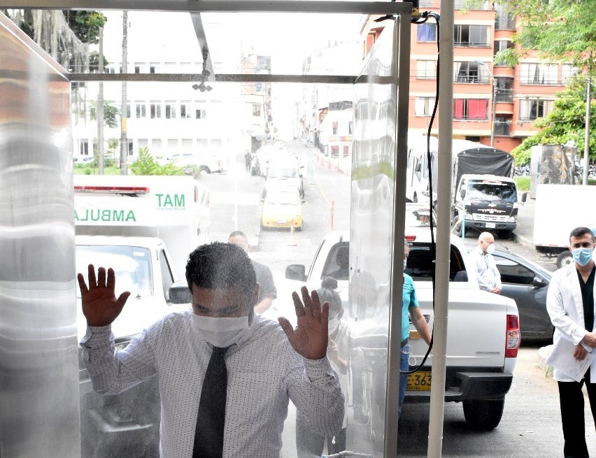 Cabina desinfectante en el Hospital San Jorge