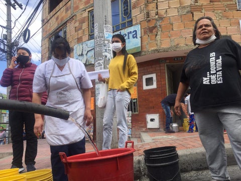 Aunque de momento está descartado un racionamiento, se pide ahorrar el preciado líquido.