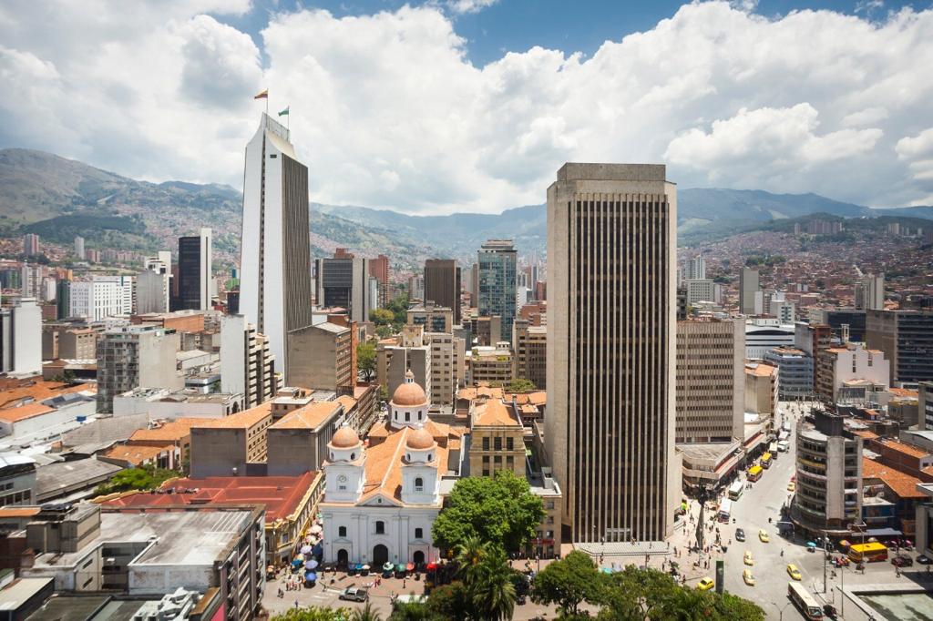 se espera que el 54% de las personas en el Valle de Aburrá compren en el primer día sin IVA