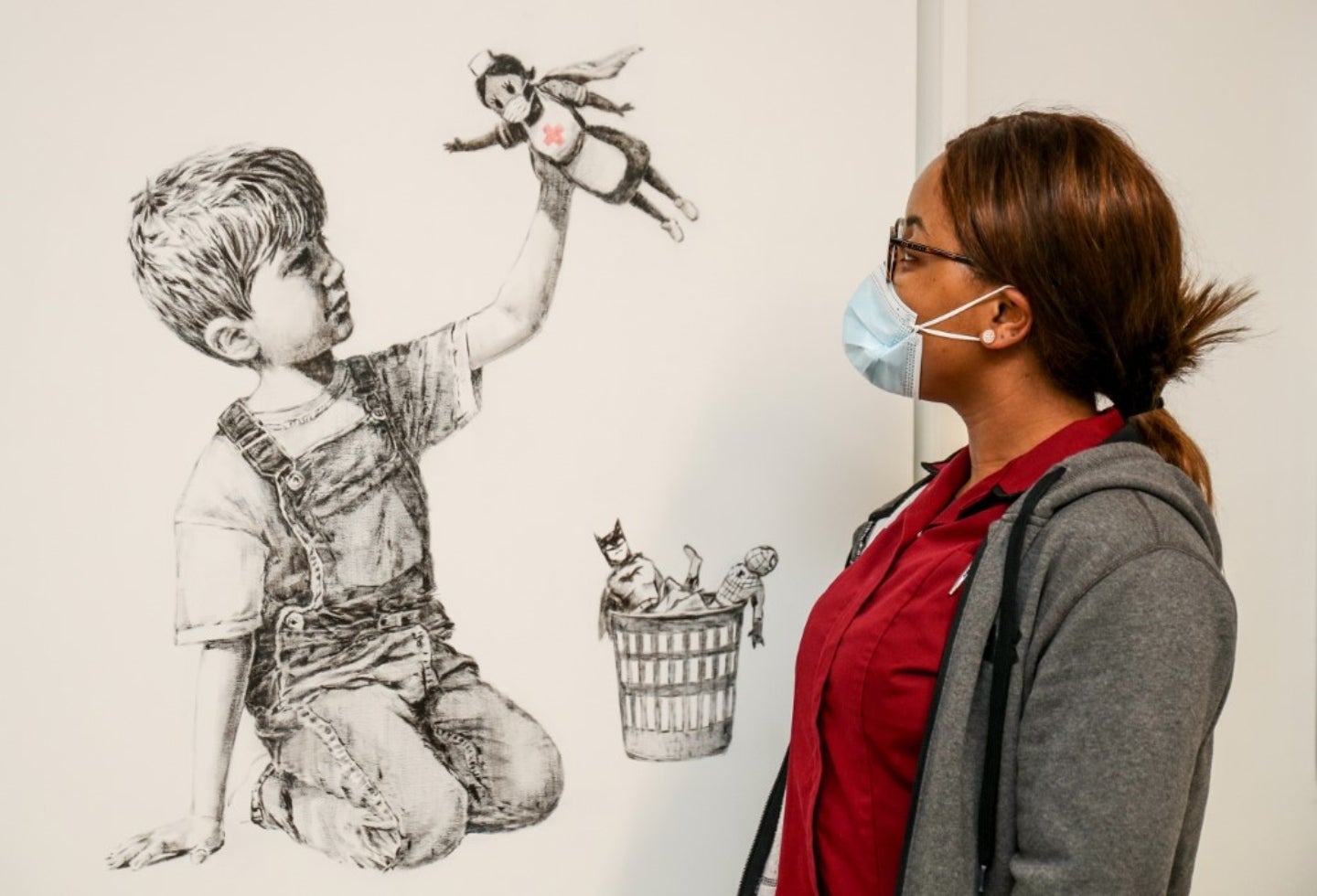 Artista rinde conmovedor homenaje al personal médico