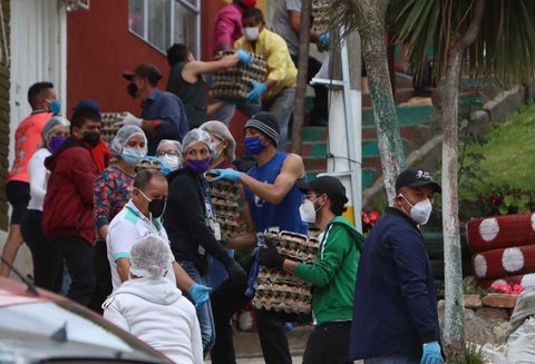 Cientos de personas claman por ayudas porque no tienen para comer