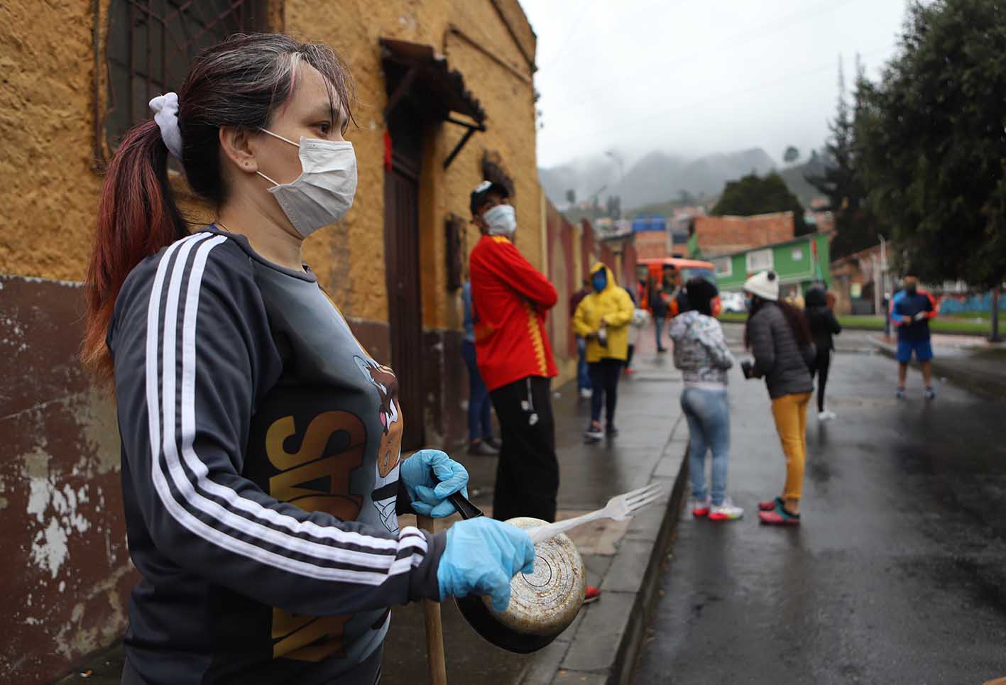 [Fotos] Reclaman ayudas en los barrios pobres del centro de Bogotá La FM