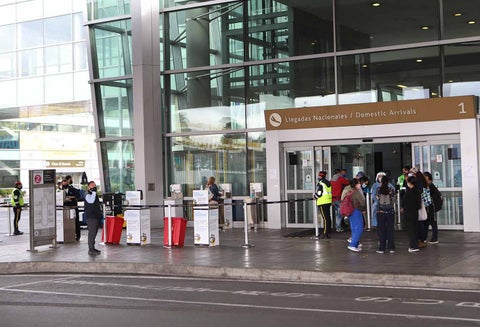 Aeropuerto El Dorado en tiempos de coronavirus en Colombia