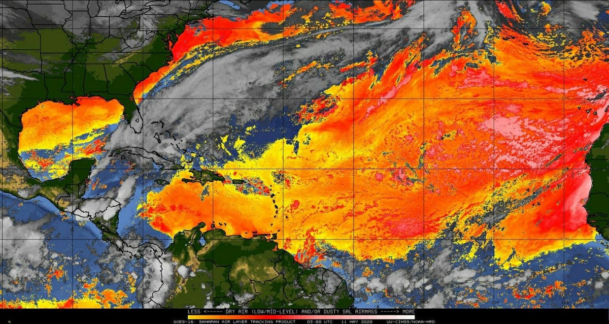 Imagen satelital de la nube con partículas de polvo del desierto del Sáhara sobre el caribe
