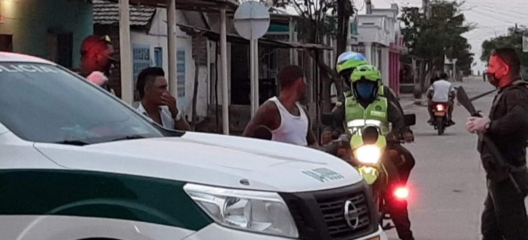 Autoridades sacaron del municipio un camión que pretendía surtir de cerveza a la población