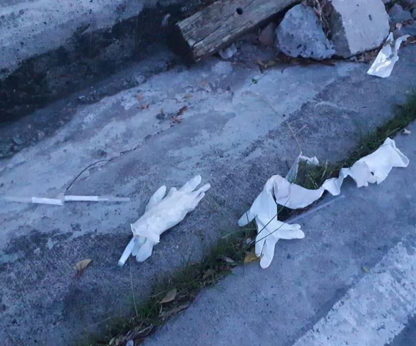 Residuos hospitalarios relacionados con pruebas de covid-19 hallados en Providencia