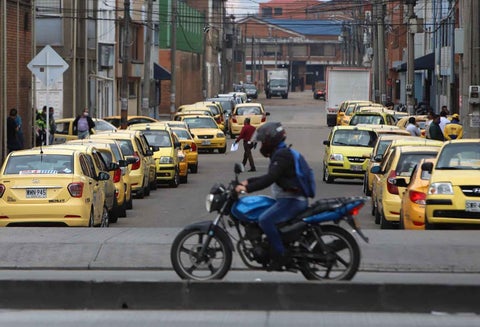 Taxistas en cuarentena / cuarentena en Bogotá