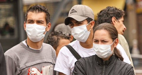 El uso del tapabocas y conservar distancias entre dos y cuatro metros, sigue siendo obligatorio.