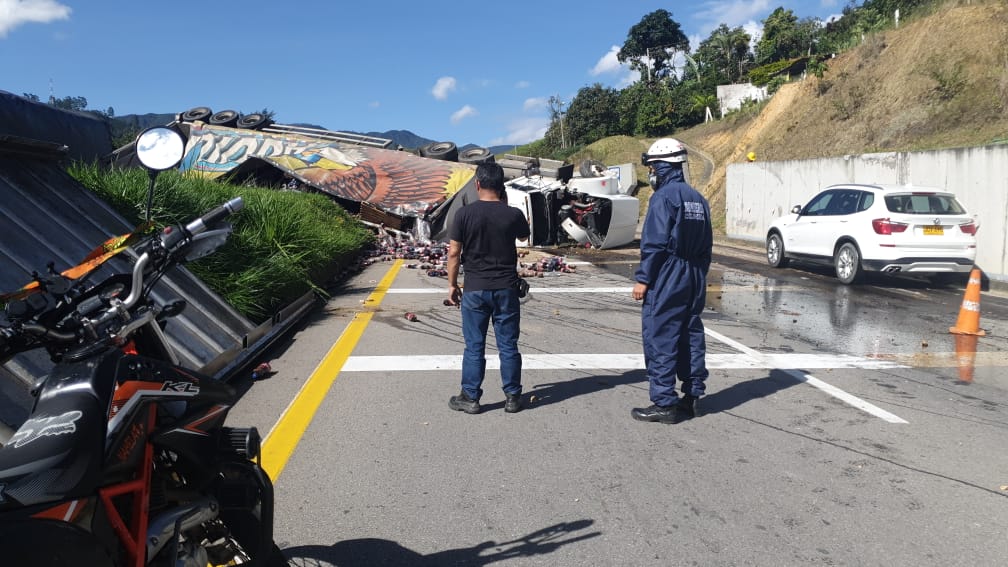 Accidente en la vía entre Villeta y Bogotá