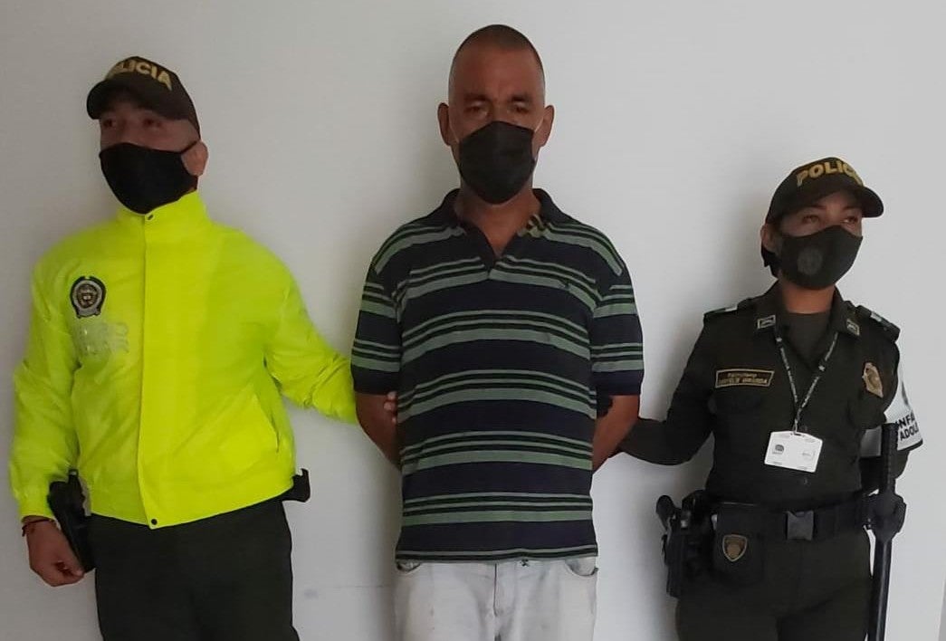 El sujeto es señalado de abusar niños, niñas y adolescentes, a cambio de mercados