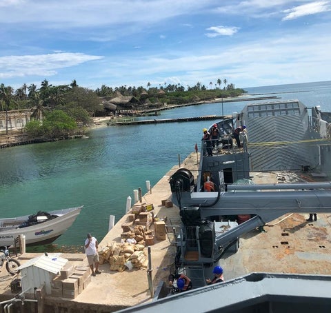 Armada entrega ayudas humanitarias y 150,000 litros de agua a habitantes de archipièlago de San Bernardo