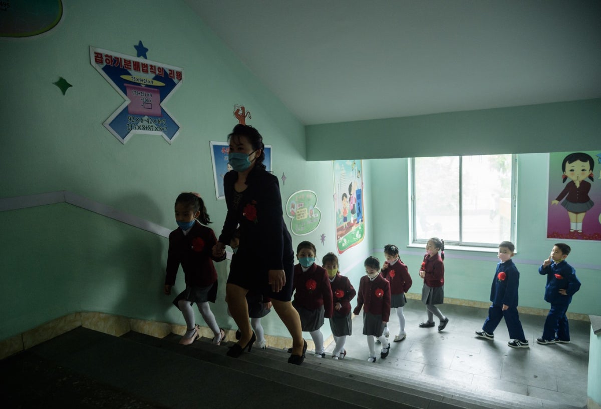Regreso de niños a colegios / Coronavirus en Corea del Norte