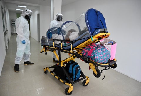 Traslado de pacientes contagiados de coronavirus en Colombia.