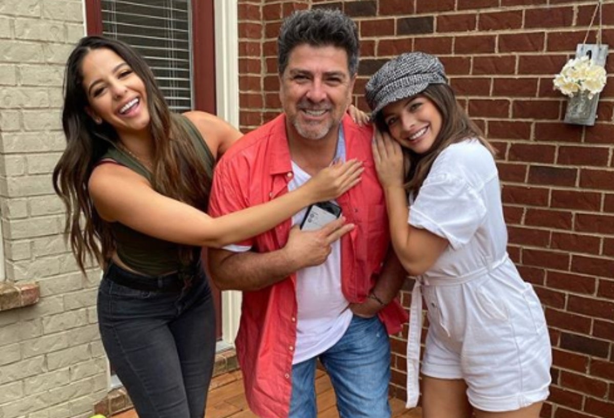 Fabio Legarda y sus hijas