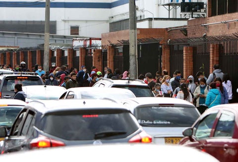 Filas en puntos de vacunación de Bogotá