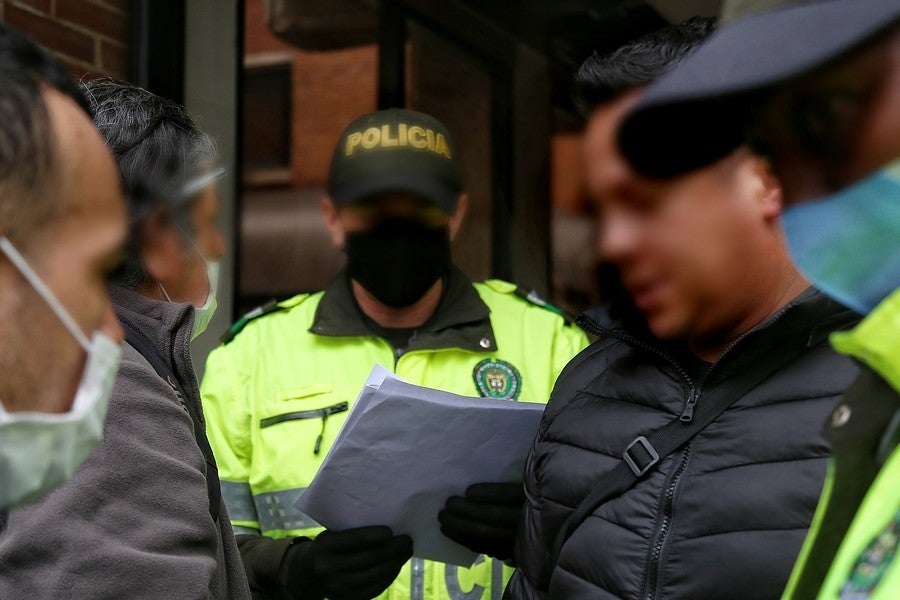 Policías con tapabocas / Coronavirus en Colombia