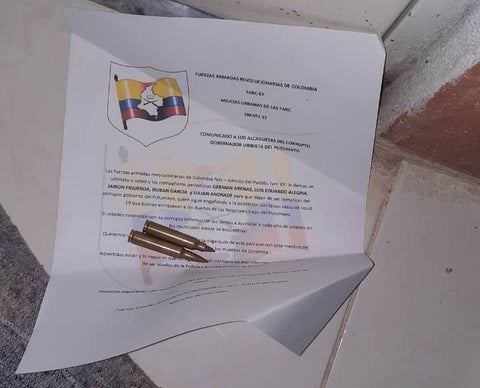 Con un panfleto y dos proyectiles calibre 556 amenazan a periodista