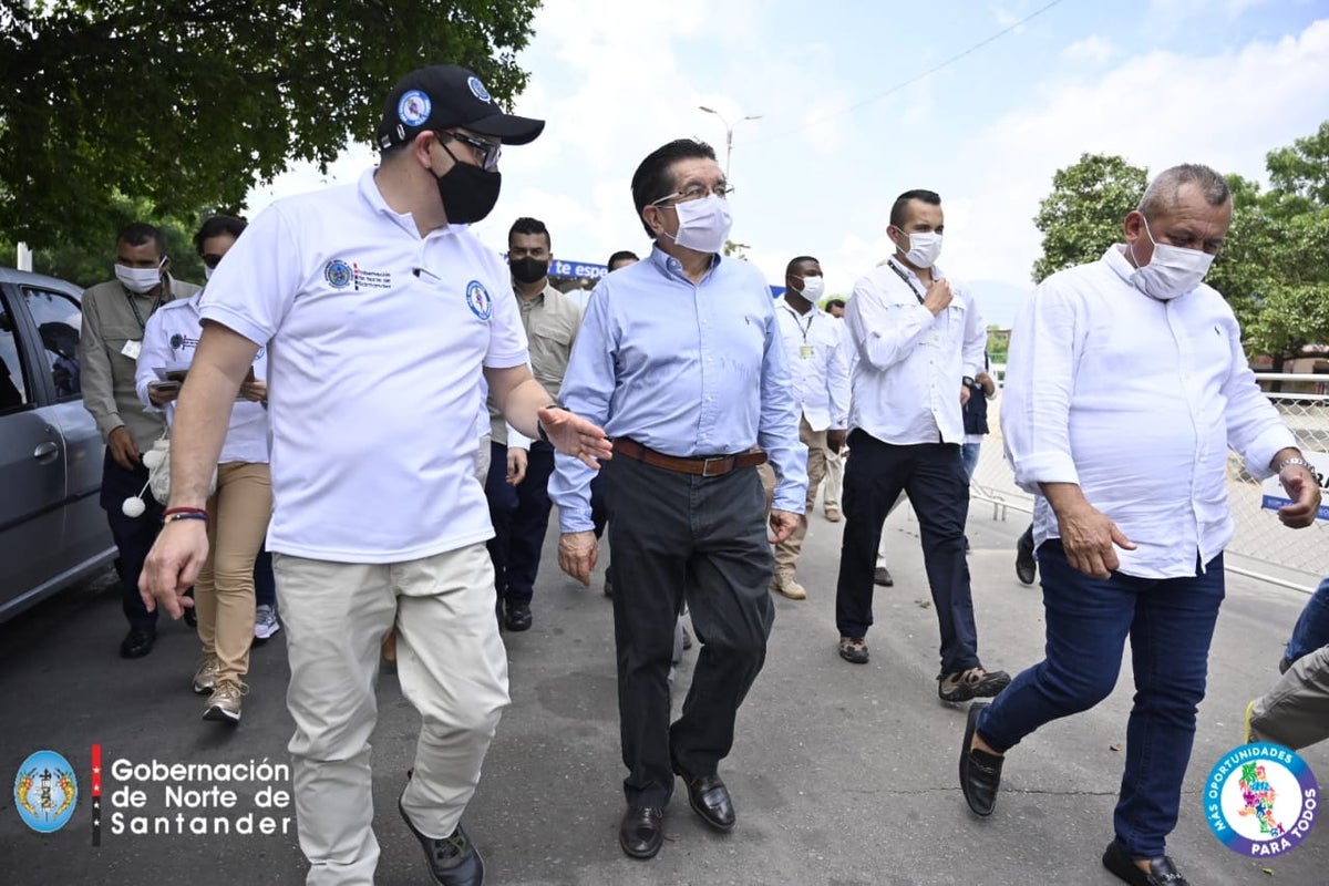 Ministro de Salud en la zona de frontera entre Colombia y Venezuela