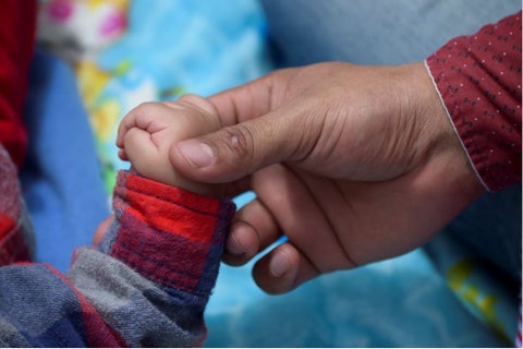 Protección de los niños por parte de sus padres y adultos mayores.