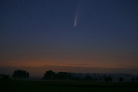 Cometa NEOWISE, pasa cerca de la tierra Imagen de Referencia