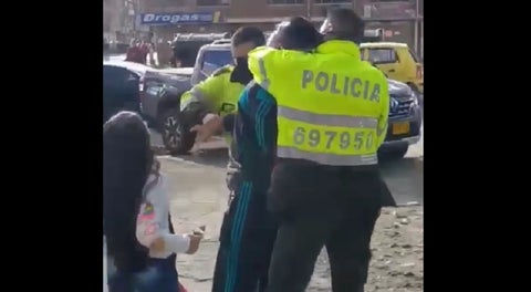 Denuncian abuso policía en Kennedy
