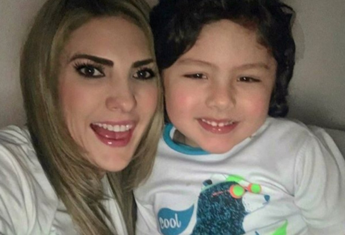 Ana Karina Soto y su hijo