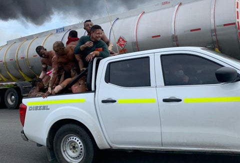 Camión accidentado con gasolina explotó Magdalena