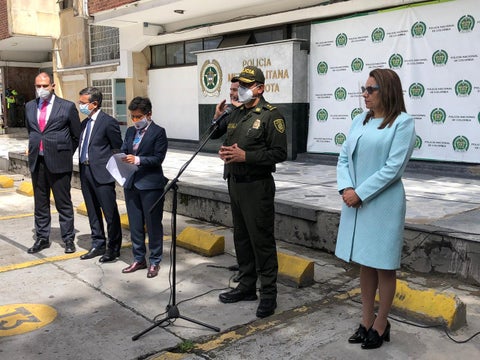 Claudia López y general Gómez Heredia