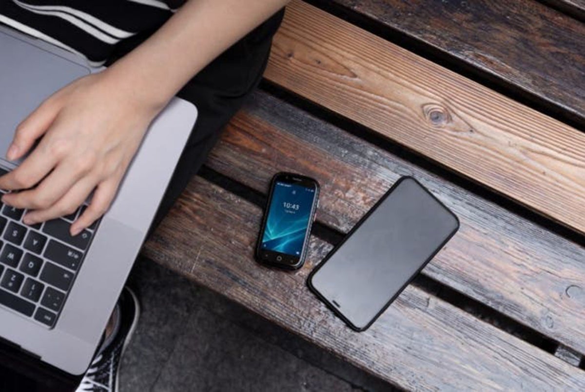 Unihertz jelly 2, el teléfono más pequeño del mundo